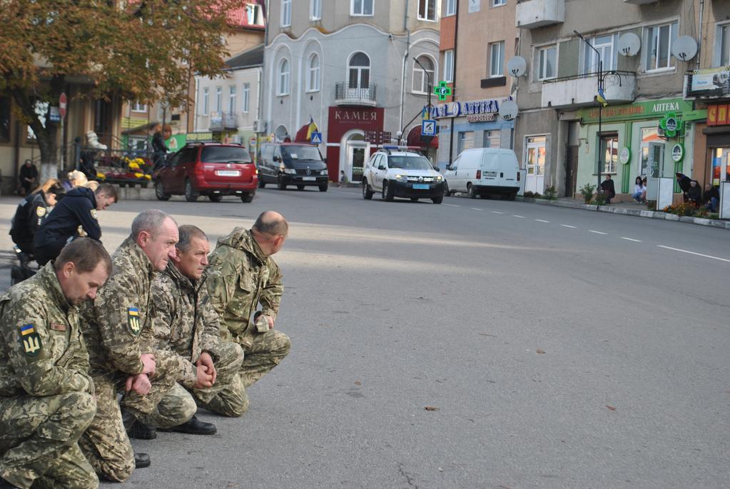 Рогатинcька громада прощається з загиблим Захисником Віктором Осяцким