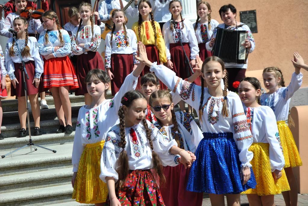 Весна із Богом