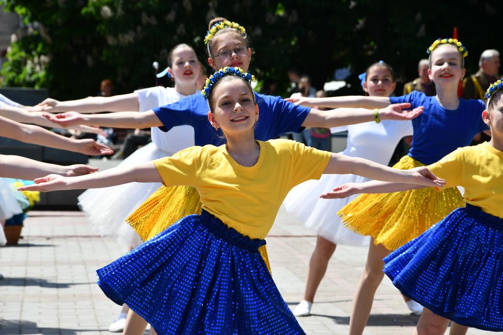 День захисту дітей  вже  вдруге  зустрінемо в умовах війни
