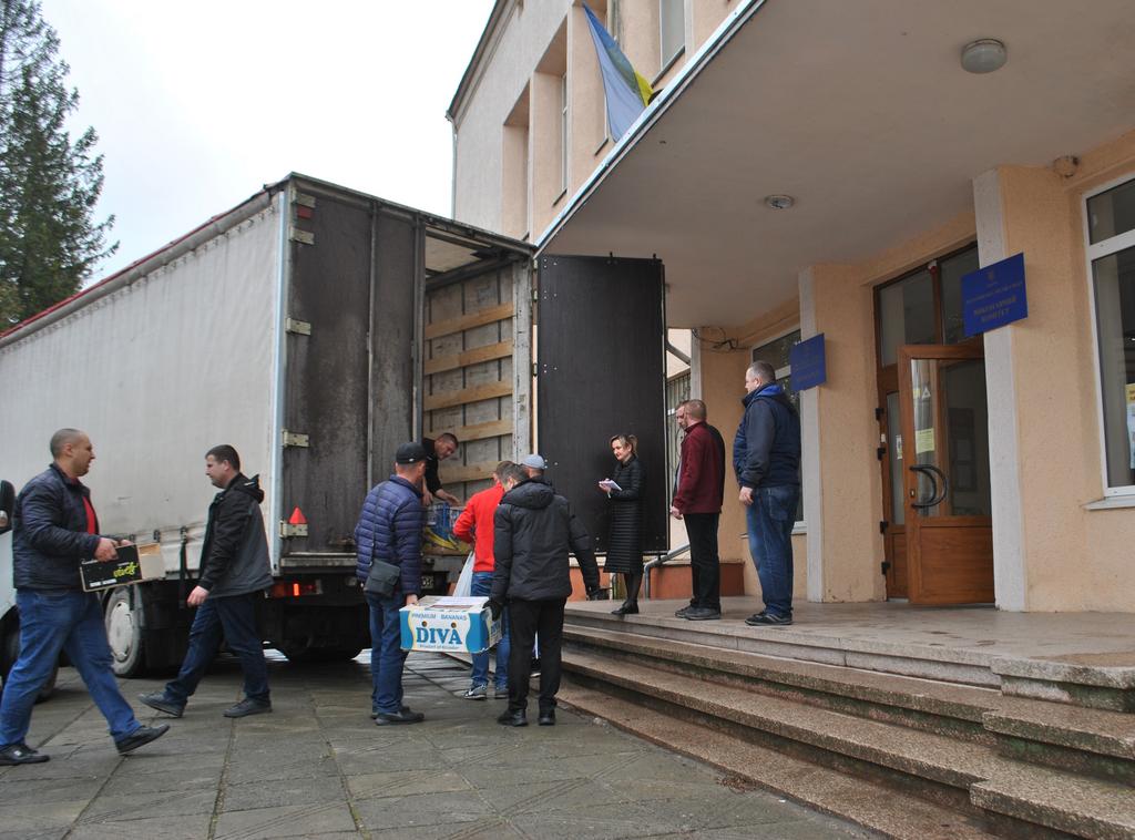 На Харківщину, яку бомблять російські війська, передали допомогу з Рогатинщини