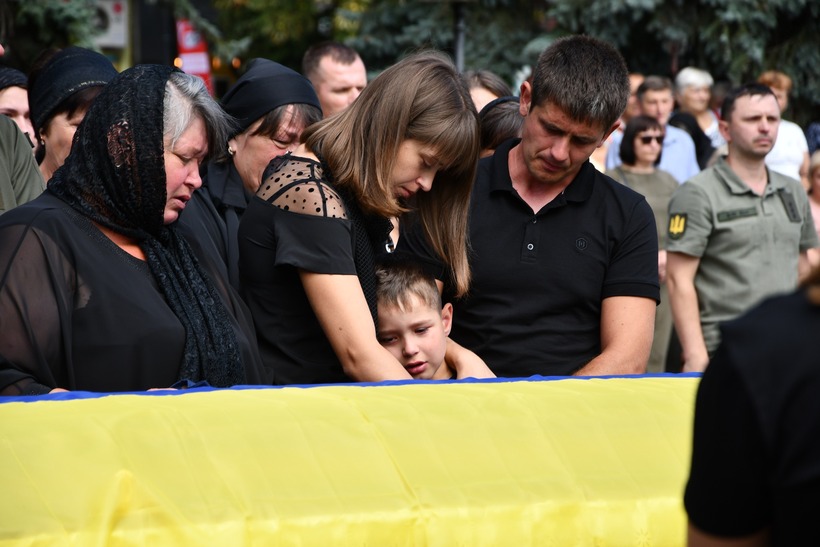 Рогатинська  громада провела в останню дорогу  Воїна Дмитра ОСТАШУКА 