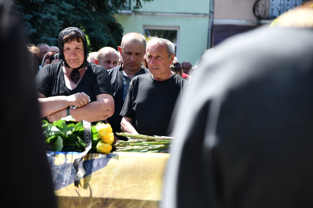 Після довгого очікування  родина  Братусь оплакує сина 