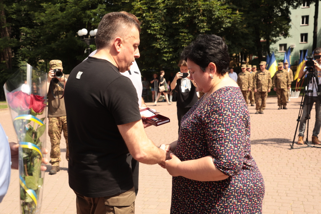 Дзвін пам'яті. Державну нагороду  отримала родина ще одного нашого захисника