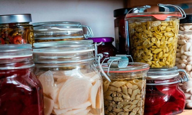 Що таке ботулізм та як його уникнути