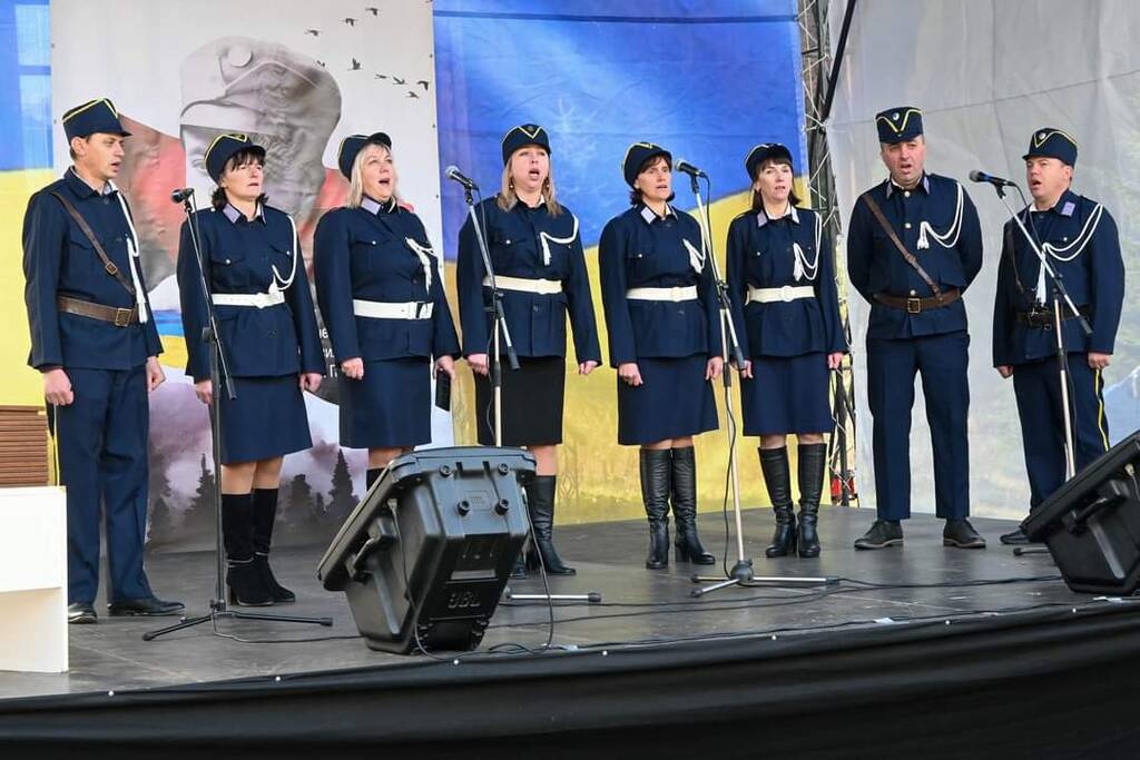 Колектив з Рогатинської громади взяв участь у фестивалі стрілецької та повстанської пісні