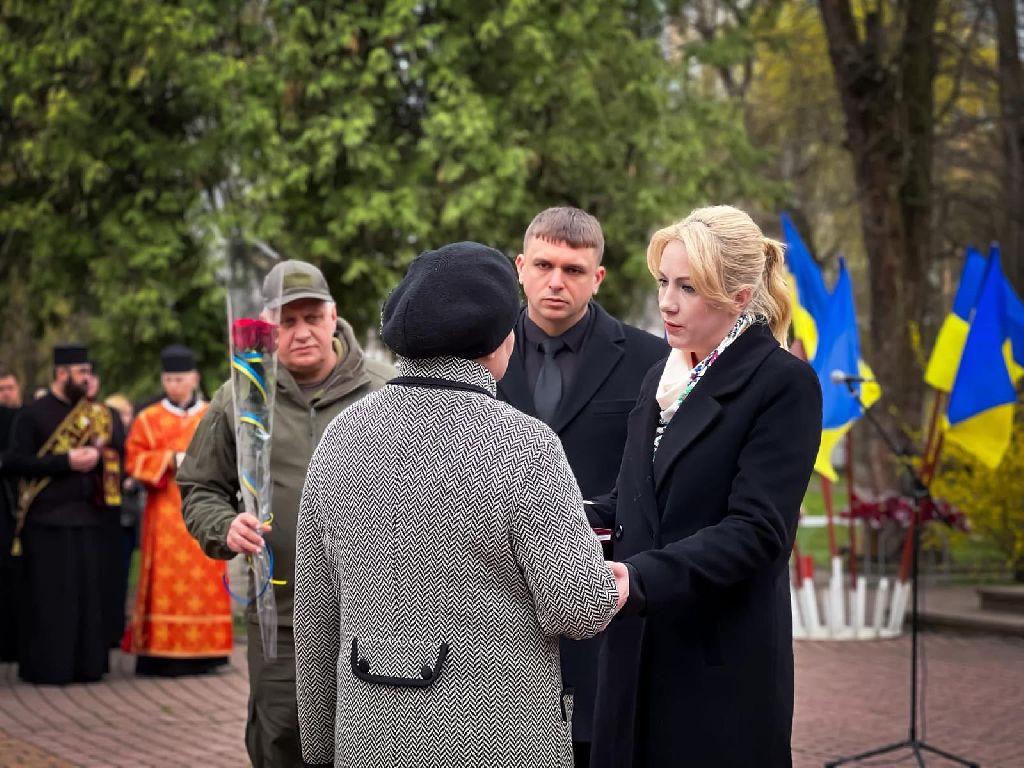 Посмертна нагорода, що обпікає серце